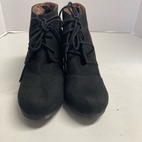 MANHATTAN Collection Black faux suede Wedge booties Size 6 - Picture 12 of 12